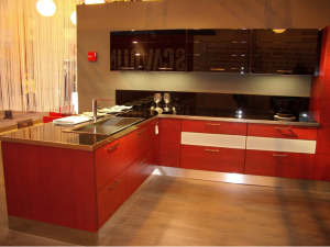 Para la decoración de tu hogar escoge nuestros muebles de cocina rojos en Alicante