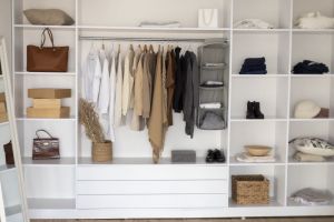 ¿Estás construyendo la casa de tus sueños? Somos el fabricante de muebles a medida para vestidores en la Vega Baja que necesitas